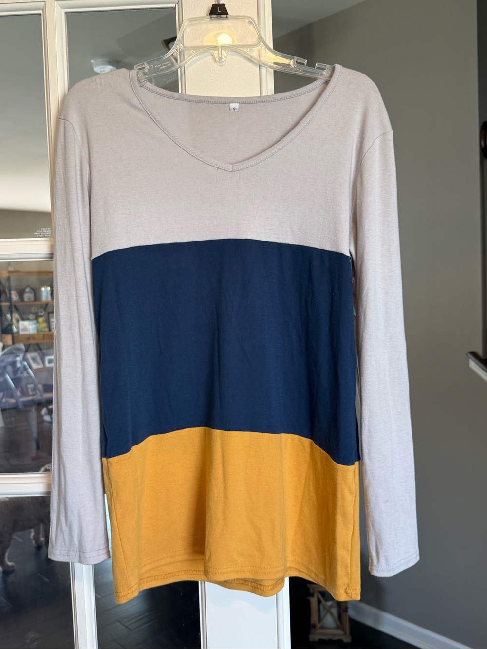 Women's Colorblock V-Neck Long Sleeve Top